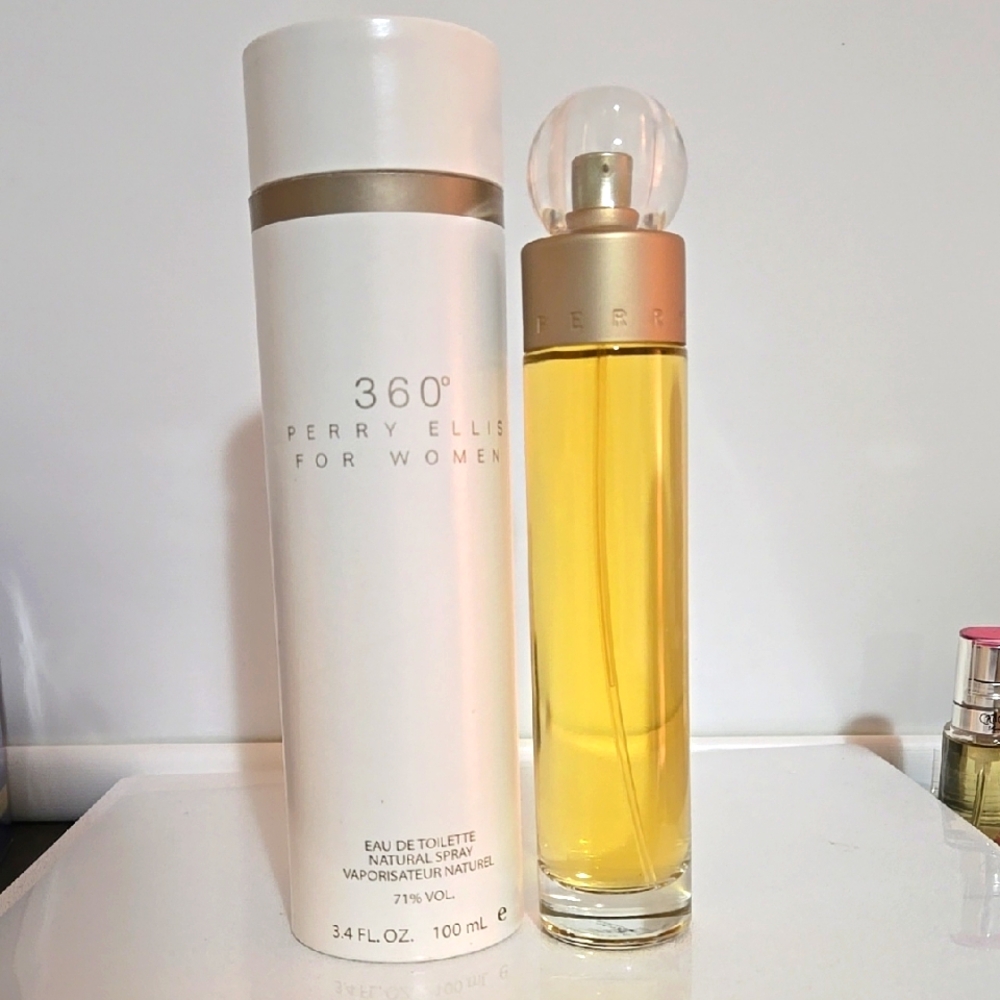 Perry Ellis 360°